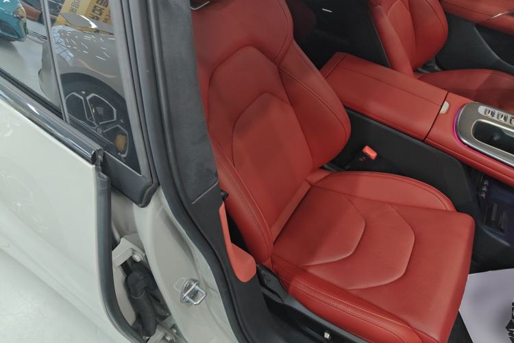 Used  SU7 2024 Four-Wheel-Drive Max Founder's Edition
