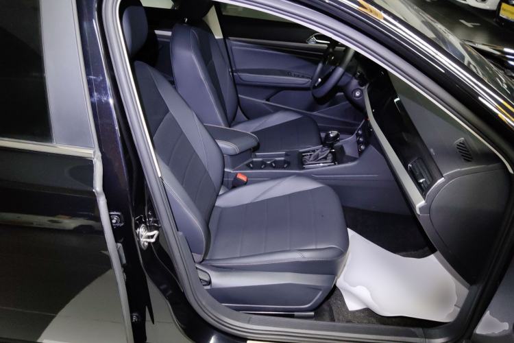 Used Volkswagen Lavida 2021 1.5L Automatic Comfort Edition
