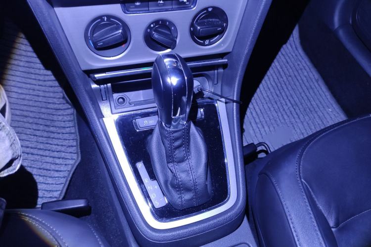 Used Volkswagen Lavida 2013 Restyled Classic 1.6L Automatic Comfort Edition