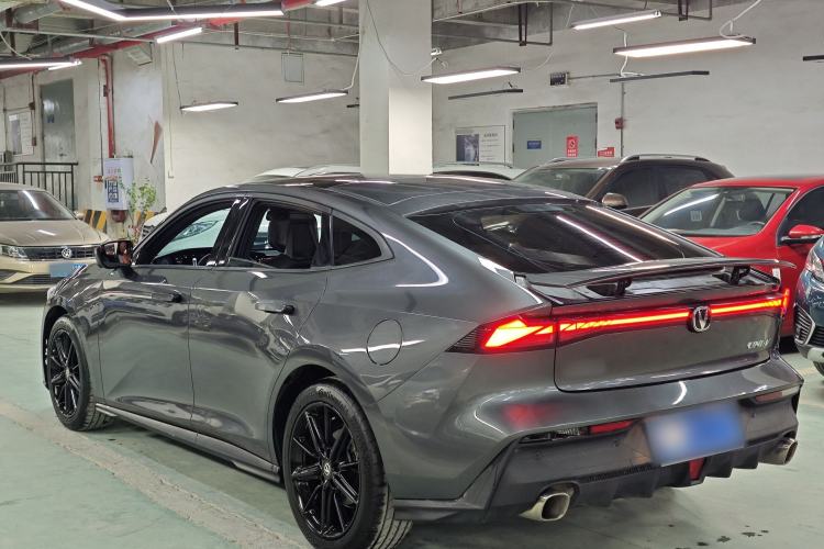 Used Changan UNI-V 2022 1.5T Prestige Version
