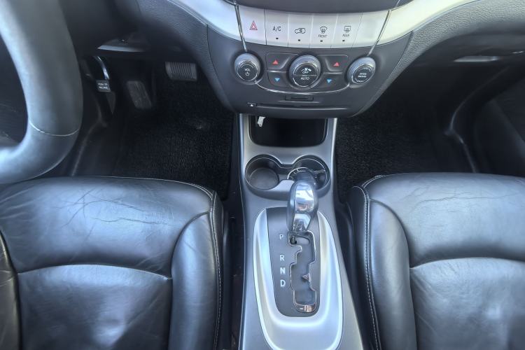 Used Dodge Journey 2013 2.4L Two-Wheel Drive Luxury Version
