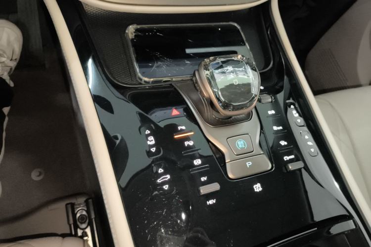 Used Denza D9 2022 DM-i 970 Four-Wheel Drive Flagship Model