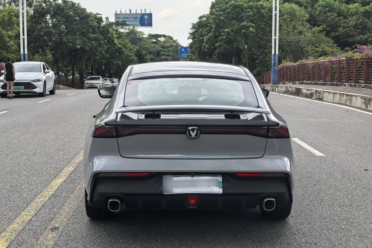 Used Changan UNI-V 2022 1.5T Smart Navigation Version
