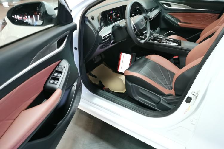 Used Changan Eado 2022 PLUS Blue Whale NE 1.4T GDI DCT Prestige Edition
