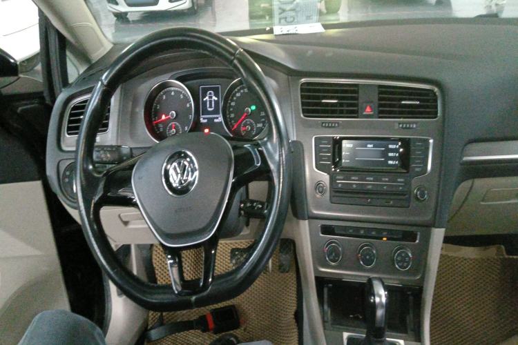 Used Volkswagen Golf 2015 1.6L Automatic Comfort Model
