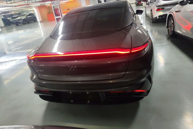 Used  L7 2022 Dynamic Model
