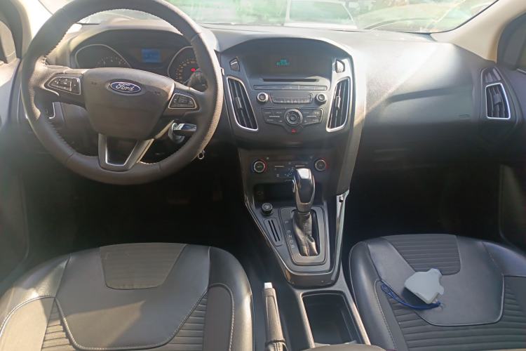 Used Ford Focus 2015 Hatchback 1.6L Automatic Fashion Edition
