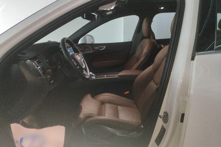 Used Volvo XC60 New Energy 2024 T8 Plug-in Hybrid Long-Range All-Wheel Drive Smart Luxury Edition
