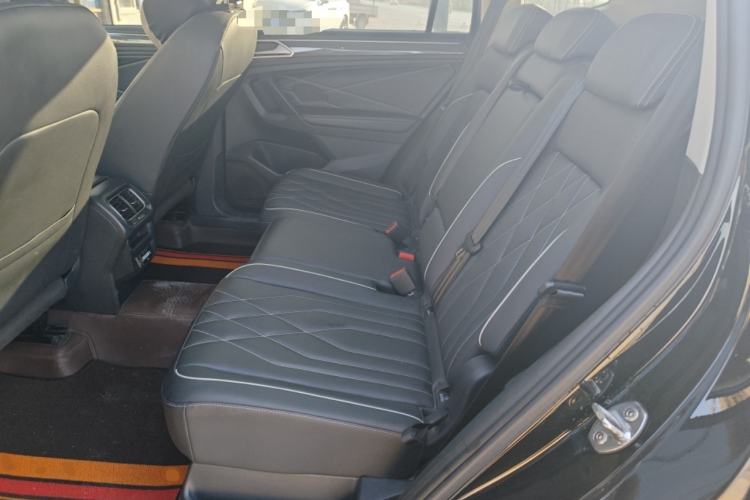 Used Volkswagen Tiguan L 2024 Outstanding Model 330TSI Automatic Two-Wheel Drive R-Line Dragon Glory Edition
