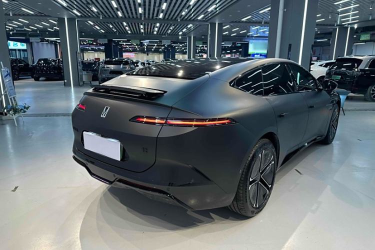 Used  12 2024 700 Three-Laser Rear-Wheel Drive Luxury Edition
