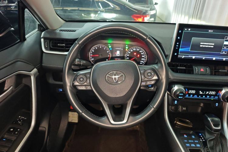 Used Toyota Wildlander 2022 2.0L CVT 4x4 Luxury PLUS Edition
