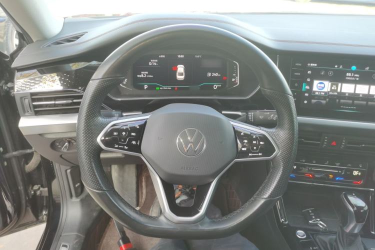 Used Volkswagen Passat 2023 330TSI Luxury Edition
