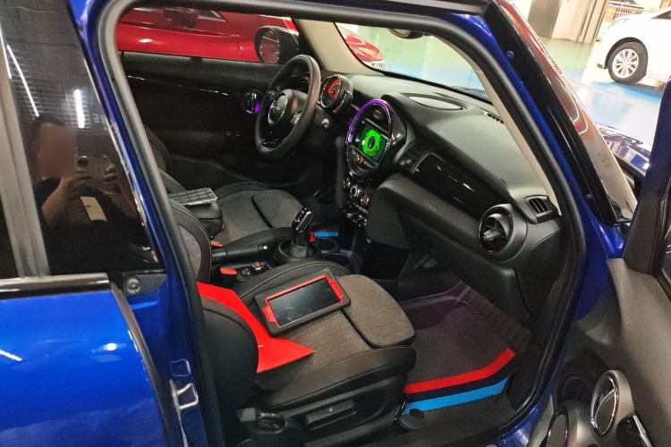 Used  MINI 2019 1.5T COOPER Classic Edition Five-Door Version
