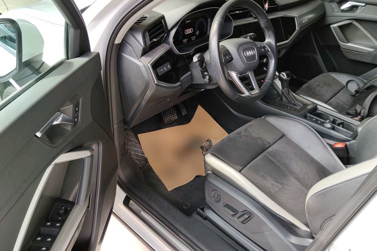 Used Audi Q3 2021 35 TFSI Progressive Dynamic Edition
