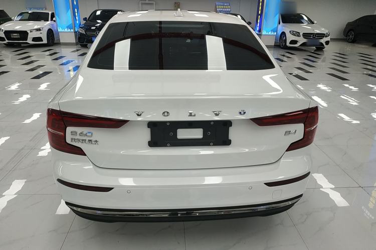 Used Volvo S60 2025 B4 Zhiyuan Luxury Edition

