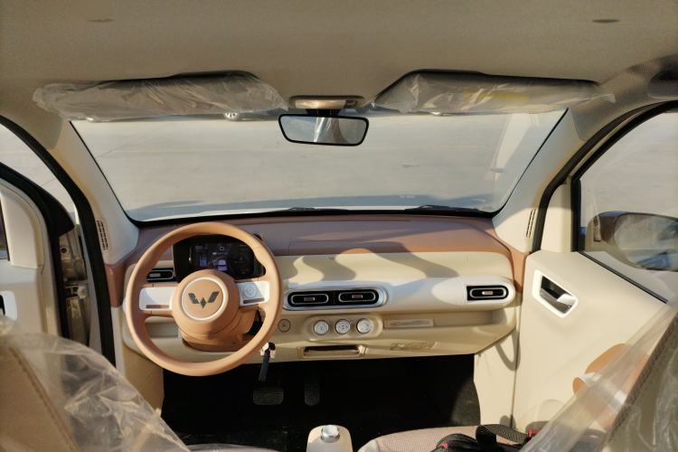 Used Wuling Hongguang MINIEV 2024 3rd Generation 215km Youth Edition
