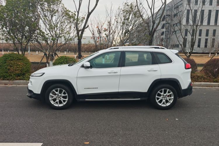 Used  Cherokee 2016 2.0L Superior Edition
