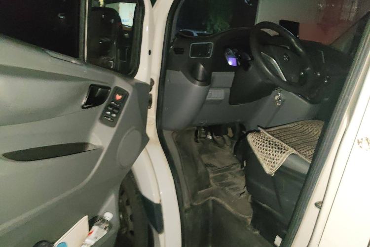 Used Foton Toano 2021 2.0T Manual Tongtu Short Wheelbase Mid-Height 5/6-Seater 4F20TC3
