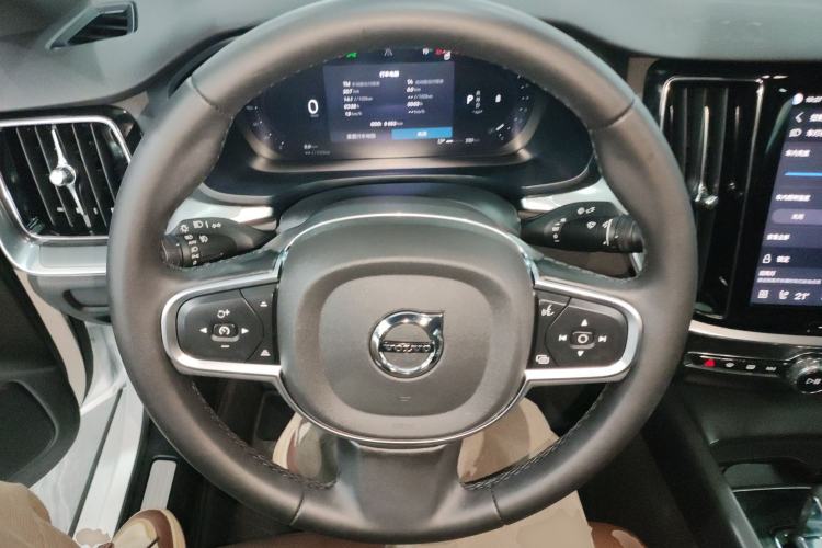 Used Volvo S60 2025 B4 Zhiyi Luxury Edition
