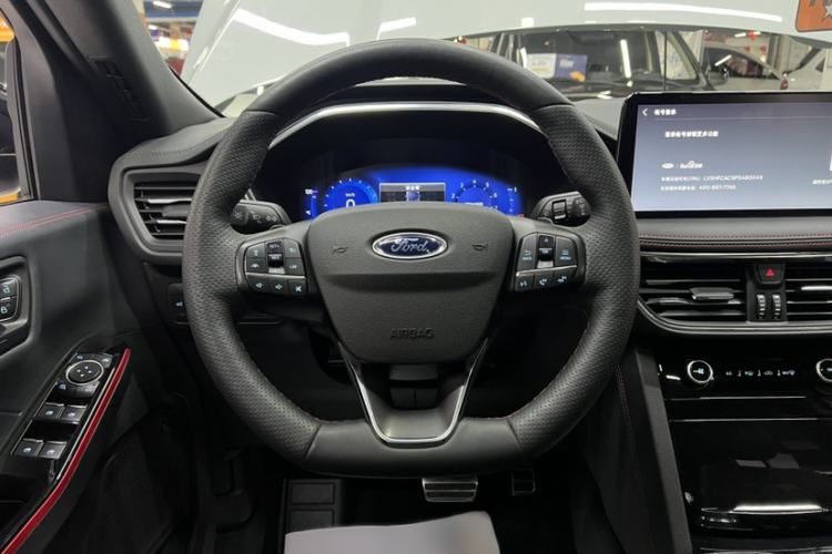 Used Ford Escape 2024 EcoBoost 245 Four-Wheel Drive ST-Line Pro Trim
