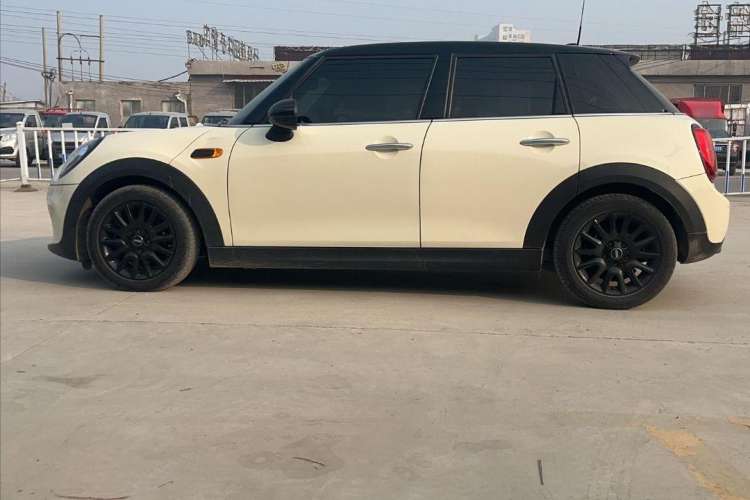 Used  MINI 2015 1.5T COOPER Fun Five-Door Edition
