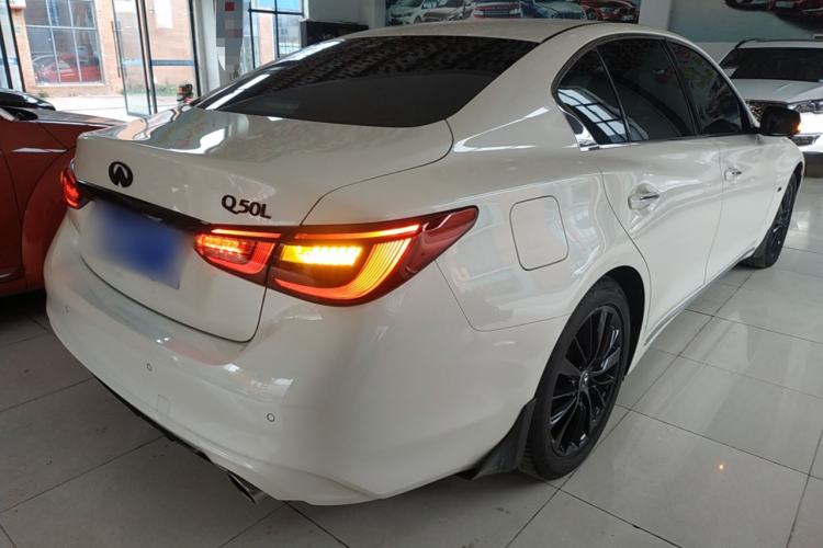 Used Infiniti Q50L 2018 2.0T Enjoyment Version China VI Standard

