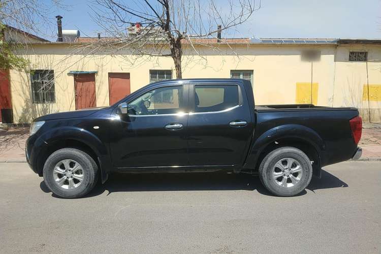 Used Nissan Navara 2017 2.5L Automatic 2WD Luxury Edition QR25