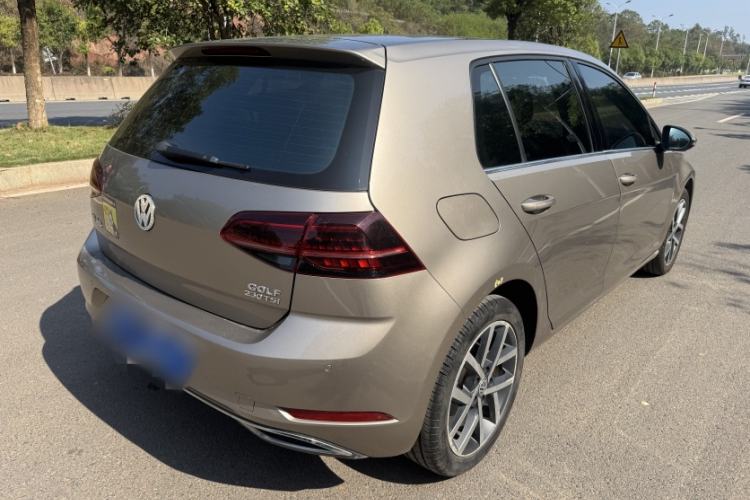 Used Volkswagen Golf 2018 230TSI Automatic Luxury Version
