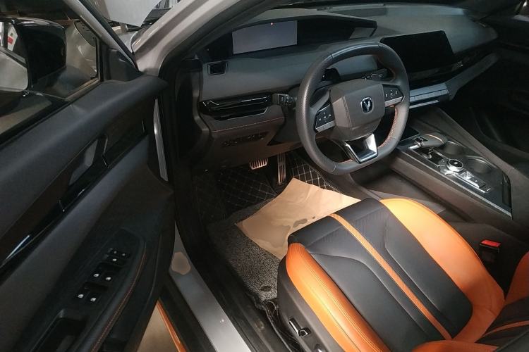 Used Changan UNI-V 2024 1.5T Prestige Sport Edition
