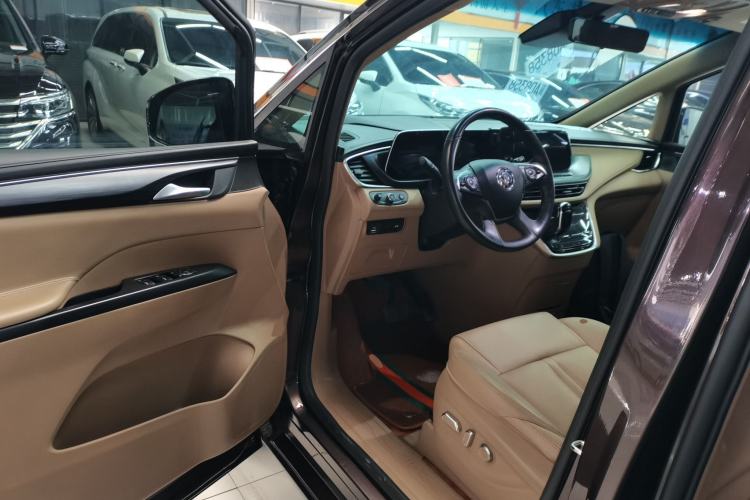 Used Buick GL8 2022 ES Landtrek 653T Luxury Edition
