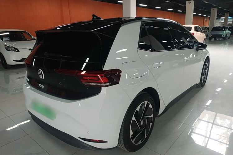 Used Volkswagen ID.3 2025 Smart Model Outstanding Oxygen Edition
