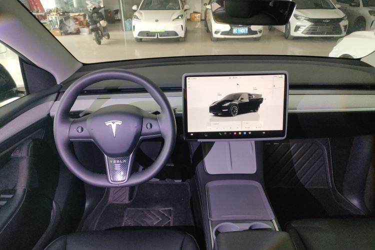 Used Tesla Model Y 2023 Rear-Wheel-Drive Version
