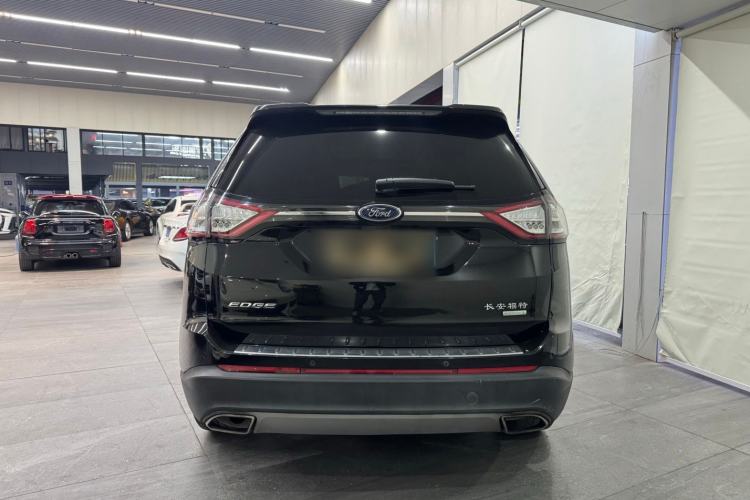 Used Ford Edge 2015 2.0T GTDi Two-Wheel-Drive High-Line Version
