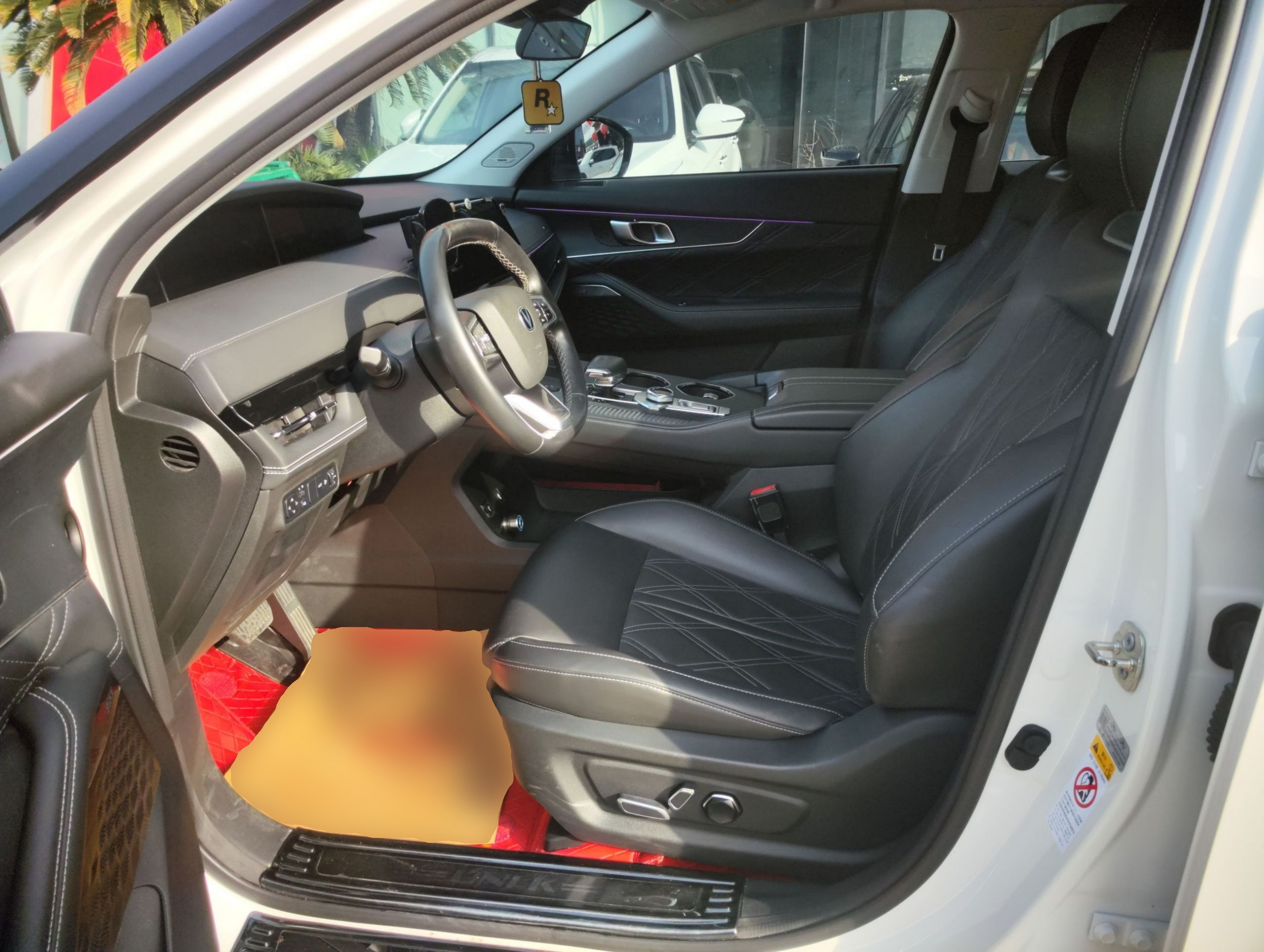 المقاعد الأمامية داخل السيارة