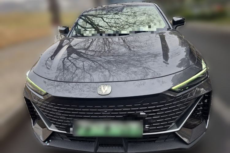 Used Changan UNI-V iDD 2023 ZhiDian iDD 1.5T 113km ZhiKu Model
