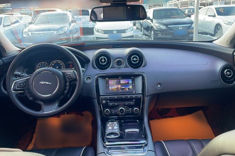 Used Jaguar XJ 2016 XJL 3.0 SC Four-Wheel Drive Panoramic Business Edition
