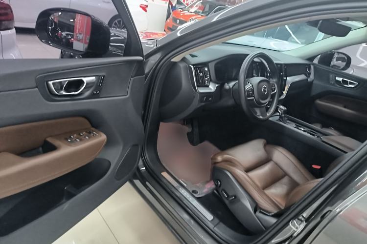 Used Volvo XC60 2018 T5 4x4 Zhiyi Edition
