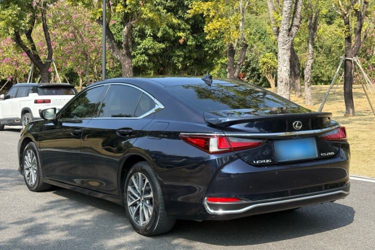 Used Lexus ES 2022 200 Excellence Edition
