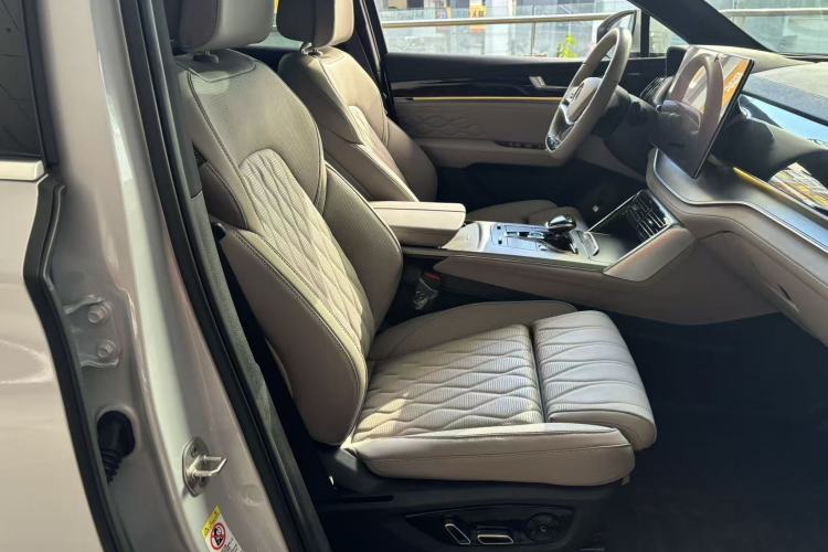 Used BYD Tang New Energy 2024 DM-i Glory Edition 112KM Flagship Model
