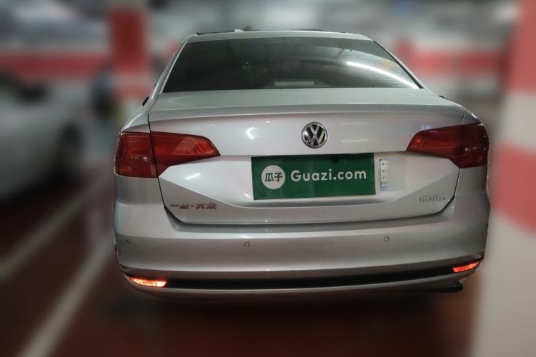 Used Volkswagen Bora 2016 1.6L Automatic Fashion Model
