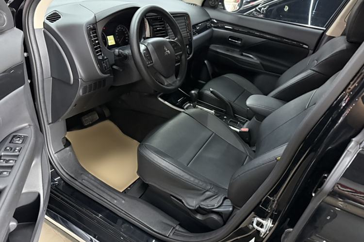 Used Mitsubishi Outlander 2021 2.0L Two-Wheel Drive Comfort Edition 5 Seats
