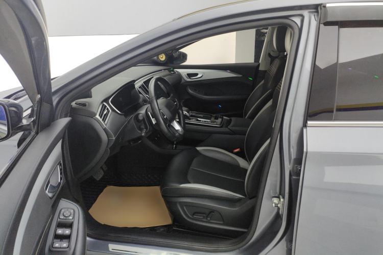 Used Roewe i6 MAX 2020 300TGI Automatic Cool & Stylish Skyroof Edition
