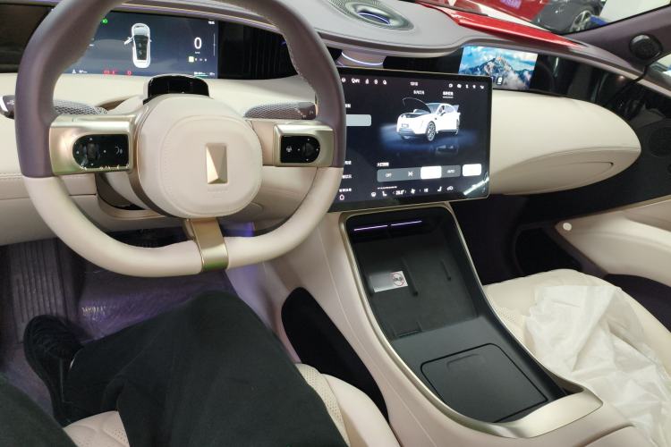 Used  11 2024 630 Rear-Wheel Drive Edition with Three Lasers