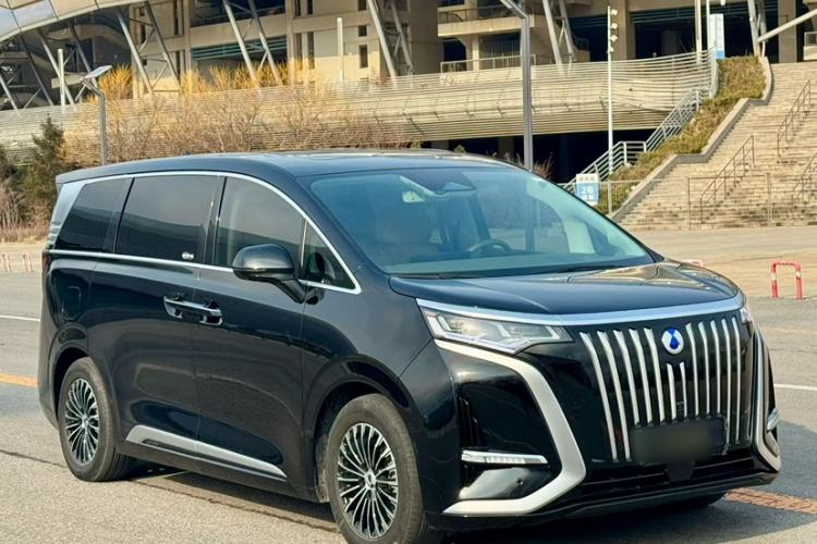 Used Denza D9 2022 EV 600 Four-Wheel Drive Prestige Model
