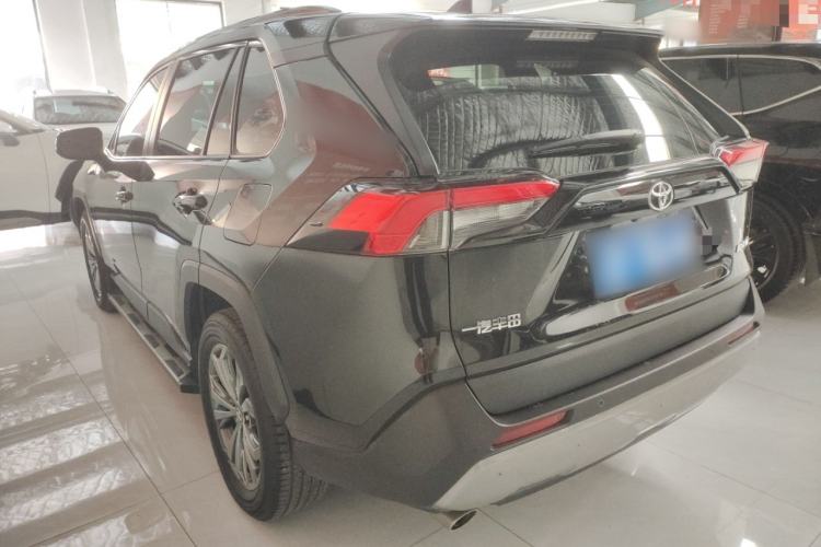 Used Toyota RAV4 2023 2.0L CVT Two-Wheel Drive Fashion Plus Edition
