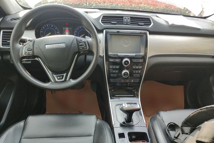 Used Haval H2 2018 Chuanxiang Edition 1.5T Dual-Clutch Two-Wheel Drive Fashion Model China V Standard