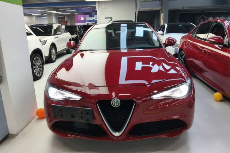 Used Alfa Romeo Giulia 2017 2.0T 200HP Luxury Edition
