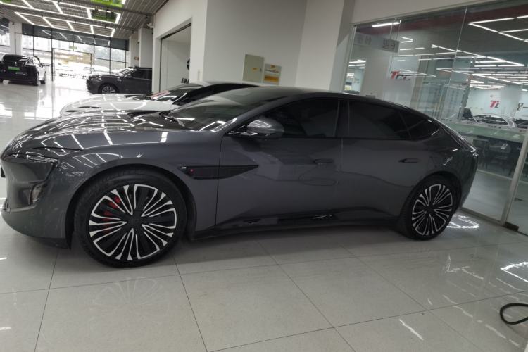 Used  12 2025 Ultra Extended-Range Edition
