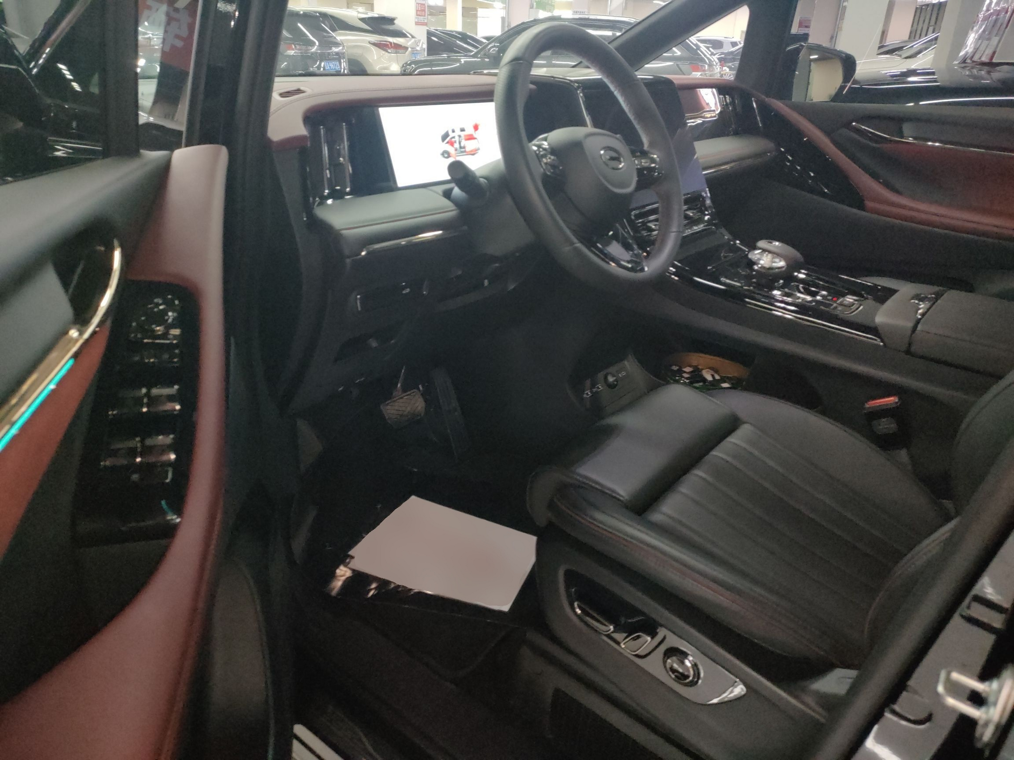 المقاعد الأمامية داخل السيارة