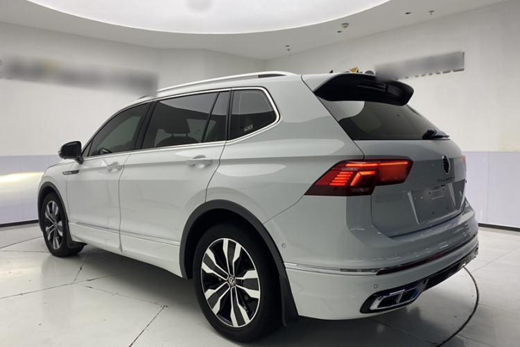 Used Volkswagen Tiguan L 2023 330TSI Automatic Two-Wheel Drive R-Line Enjoyment Edition

